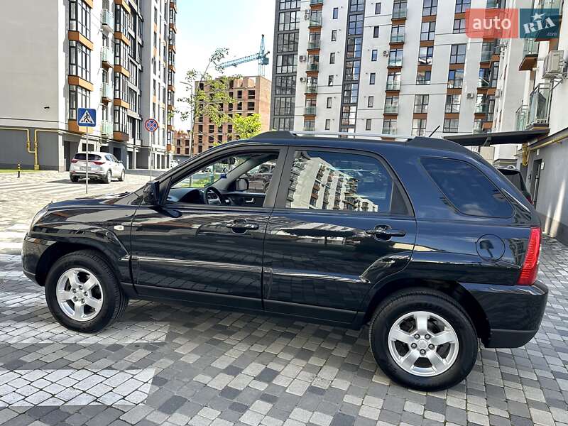 Позашляховик / Кросовер Kia Sportage 2008 в Івано-Франківську
