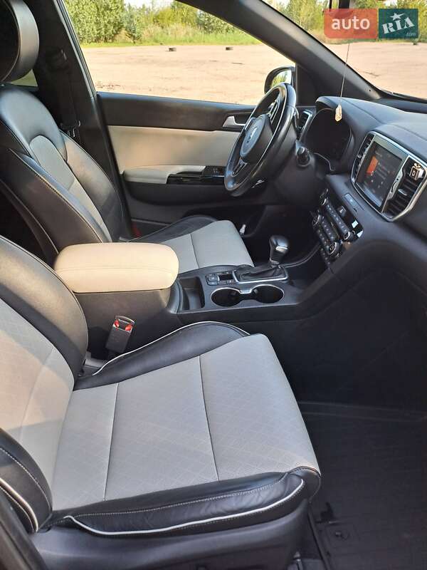 Внедорожник / Кроссовер Kia Sportage 2016 в Павлограде