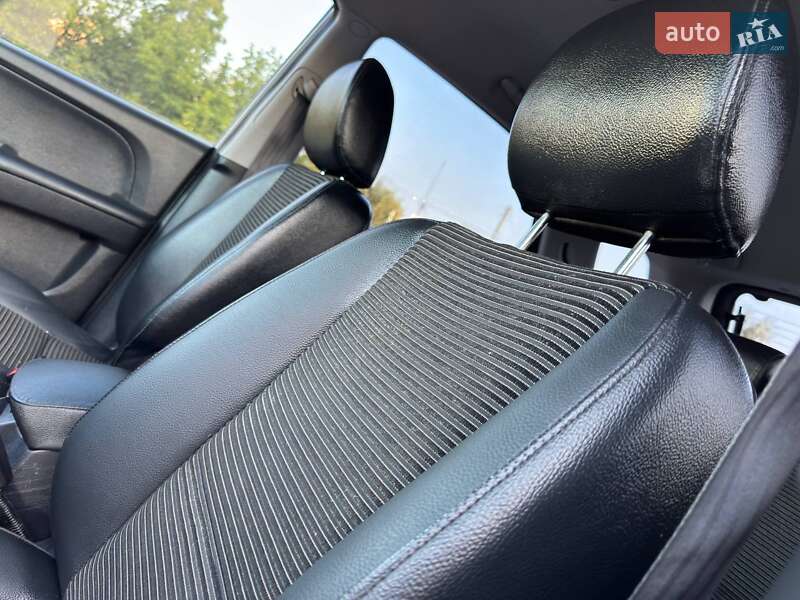 Позашляховик / Кросовер Kia Sportage 2008 в Охтирці