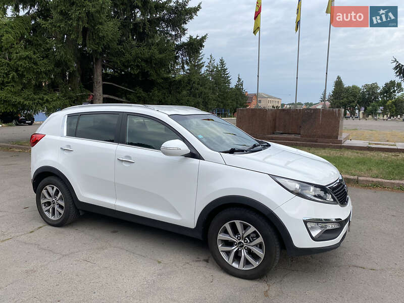 Внедорожник / Кроссовер Kia Sportage 2014 в Новоархангельске