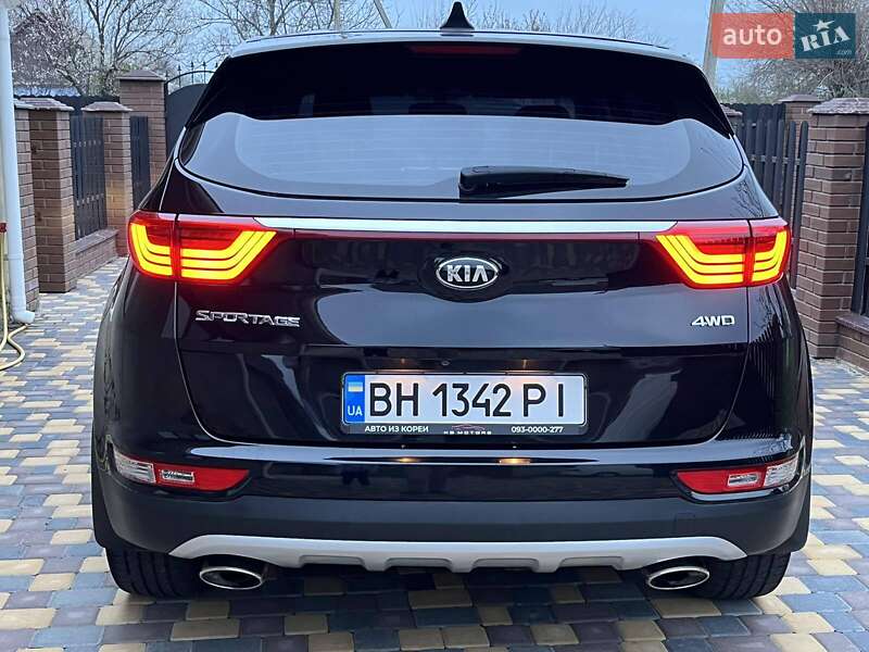 Внедорожник / Кроссовер Kia Sportage 2015 в Великой Михайловке
