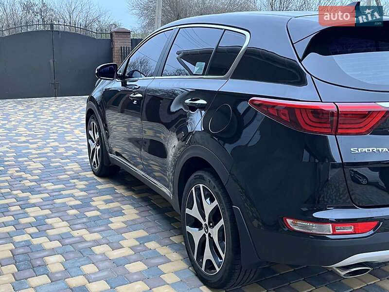 Внедорожник / Кроссовер Kia Sportage 2015 в Великой Михайловке