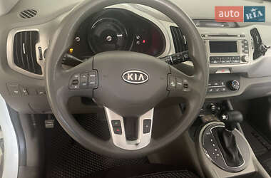 Позашляховик / Кросовер Kia Sportage 2011 в Чернівцях