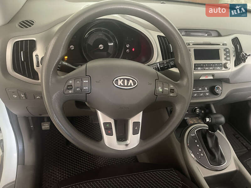 Внедорожник / Кроссовер Kia Sportage 2011 в Черновцах