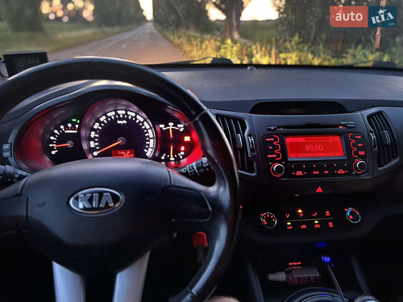 Позашляховик / Кросовер Kia Sportage 2013 в Борисполі
