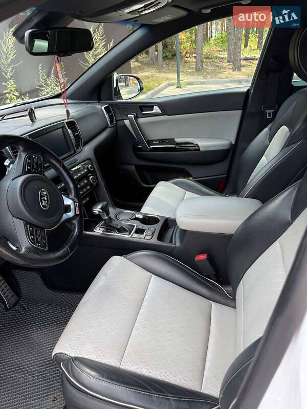 Внедорожник / Кроссовер Kia Sportage 2016 в Ирпене