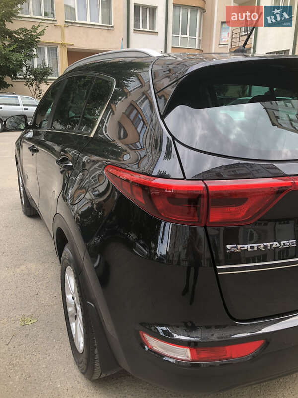 Внедорожник / Кроссовер Kia Sportage 2016 в Черновцах