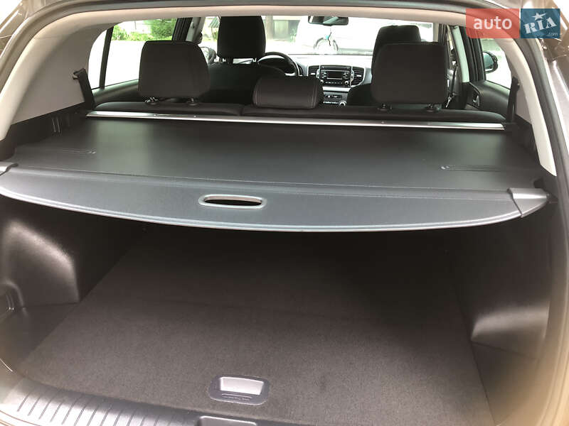 Внедорожник / Кроссовер Kia Sportage 2016 в Черновцах