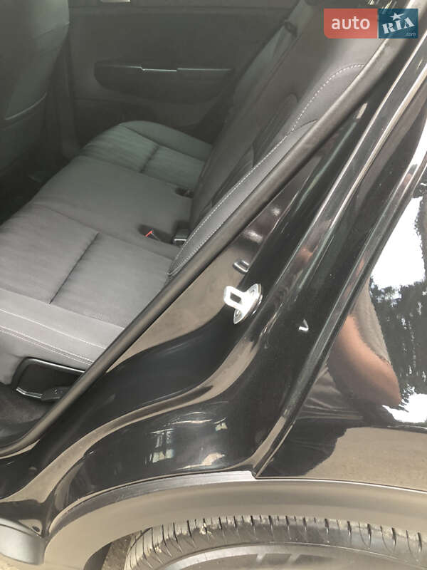 Внедорожник / Кроссовер Kia Sportage 2016 в Черновцах