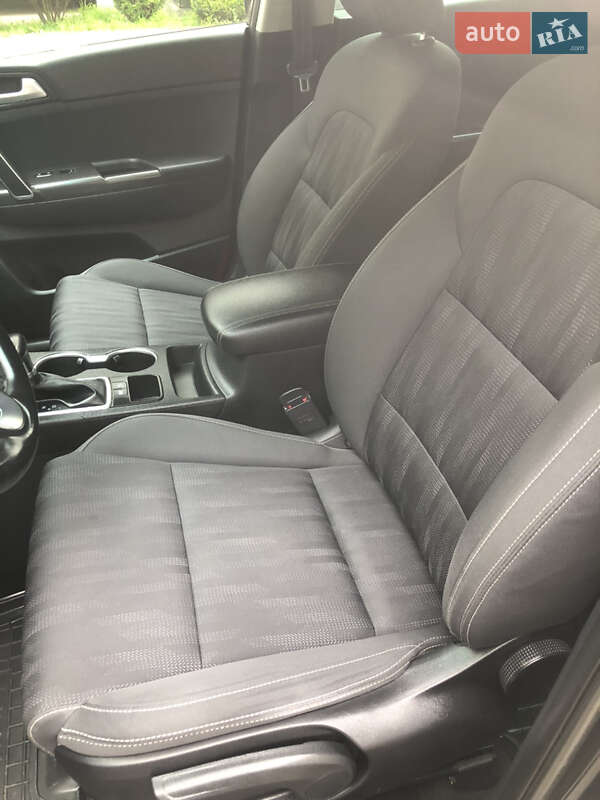 Внедорожник / Кроссовер Kia Sportage 2016 в Черновцах