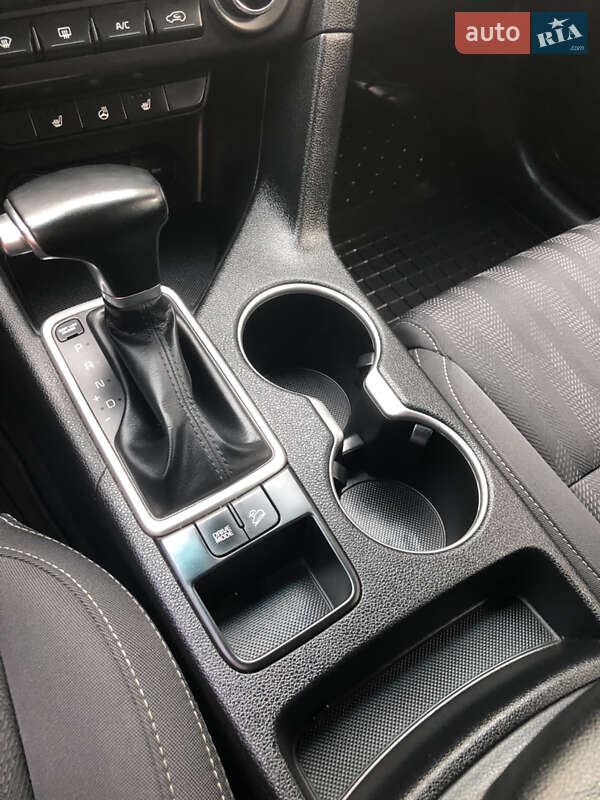 Внедорожник / Кроссовер Kia Sportage 2016 в Черновцах