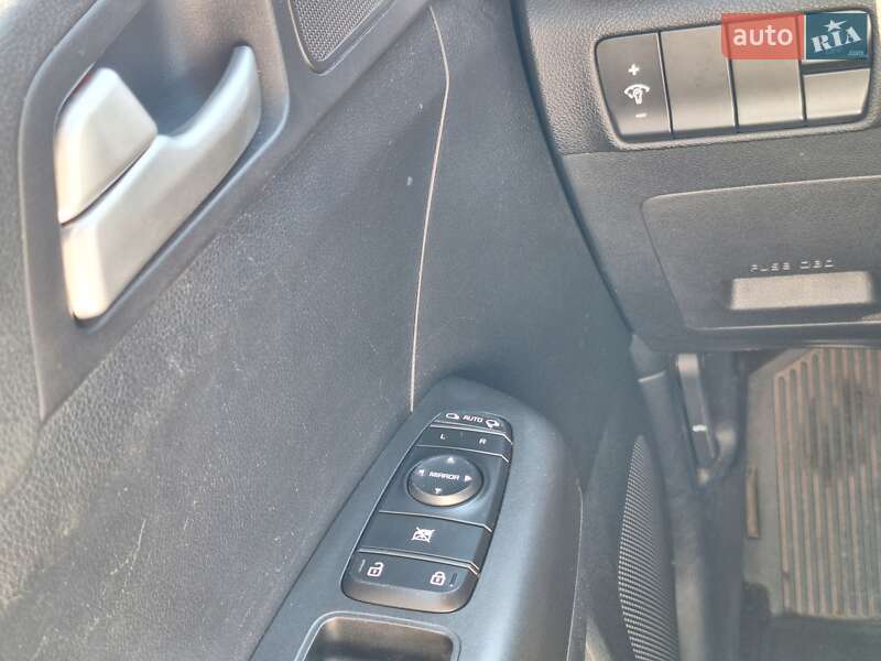 Внедорожник / Кроссовер Kia Sportage 2015 в Одессе