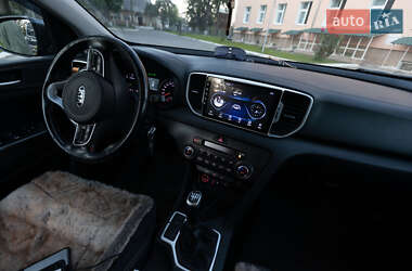 Внедорожник / Кроссовер Kia Sportage 2017 в Староконстантинове