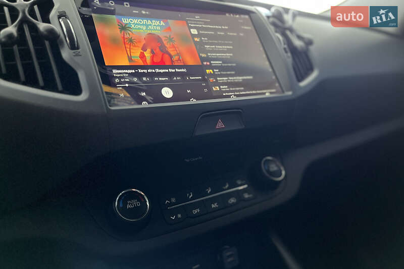 Внедорожник / Кроссовер Kia Sportage 2015 в Шептицькому