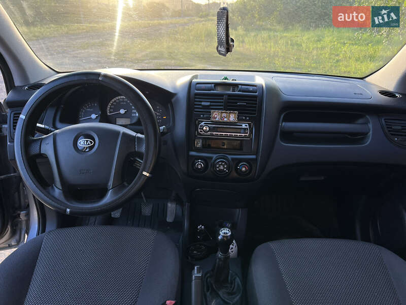 Внедорожник / Кроссовер Kia Sportage 2007 в Золочеве