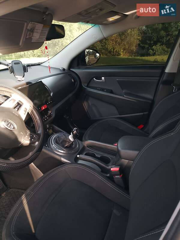 Позашляховик / Кросовер Kia Sportage 2010 в Яворові