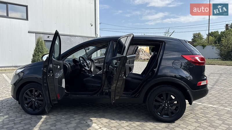 Внедорожник / Кроссовер Kia Sportage 2011 в Ивано-Франковске