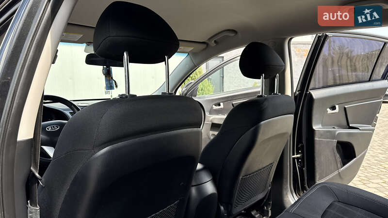 Внедорожник / Кроссовер Kia Sportage 2011 в Ивано-Франковске