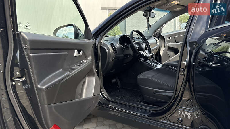 Внедорожник / Кроссовер Kia Sportage 2011 в Ивано-Франковске