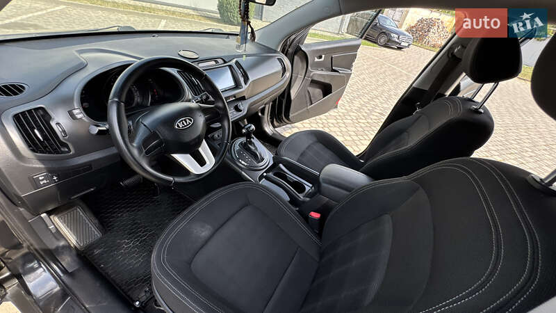 Внедорожник / Кроссовер Kia Sportage 2011 в Ивано-Франковске