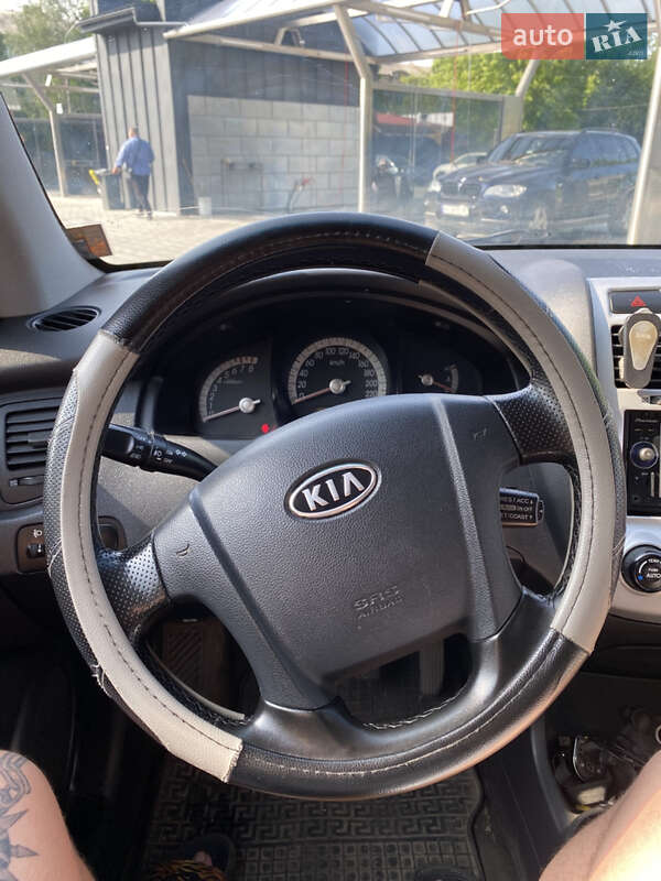 Позашляховик / Кросовер Kia Sportage 2007 в Шепетівці