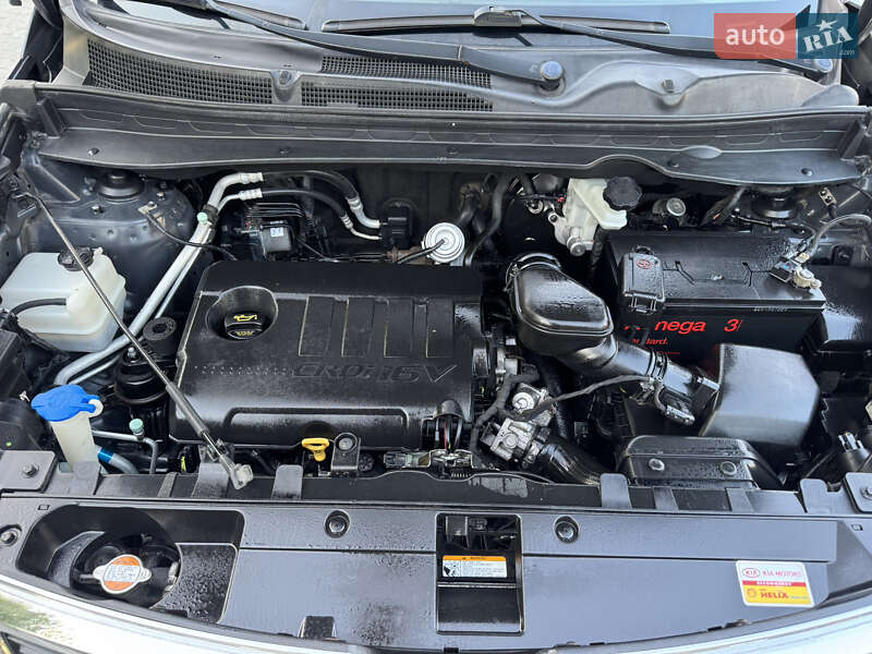 Позашляховик / Кросовер Kia Sportage 2011 в Радивиліві