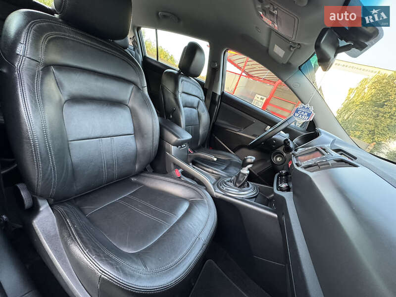 Позашляховик / Кросовер Kia Sportage 2011 в Радивиліві