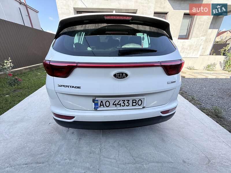 Внедорожник / Кроссовер Kia Sportage 2017 в Хусте
