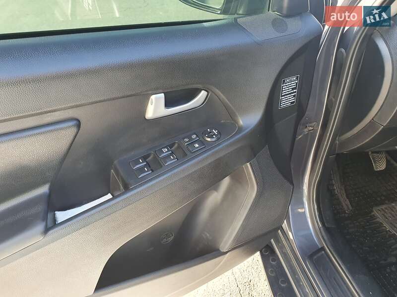 Внедорожник / Кроссовер Kia Sportage 2012 в Харькове