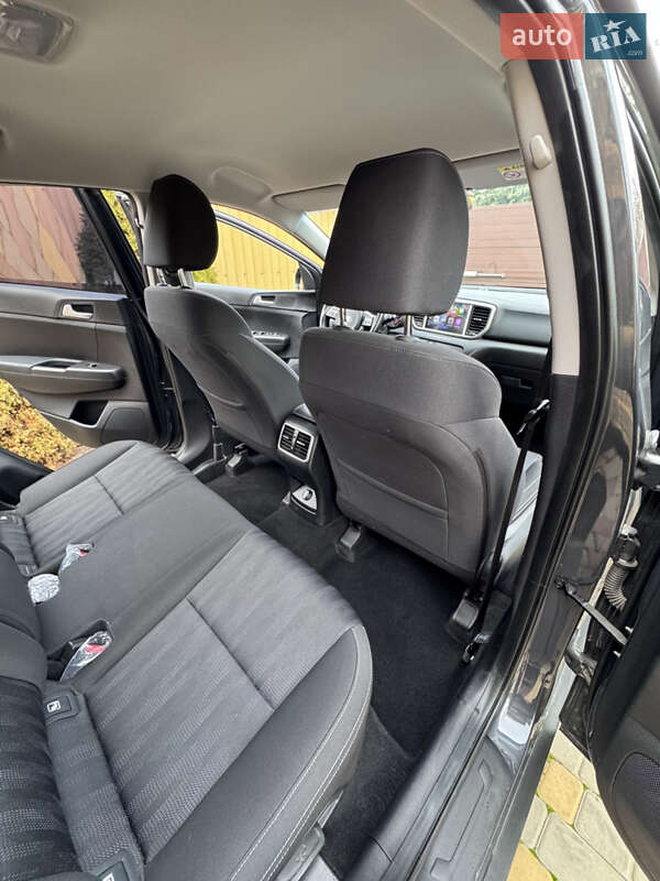 Позашляховик / Кросовер Kia Sportage 2021 в Южному