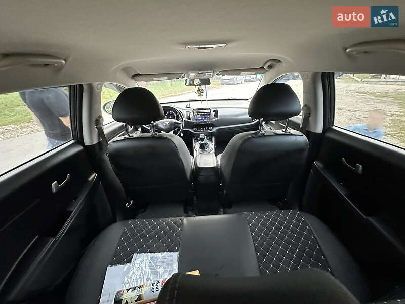 Внедорожник / Кроссовер Kia Sportage 2012 в Ивано-Франковске