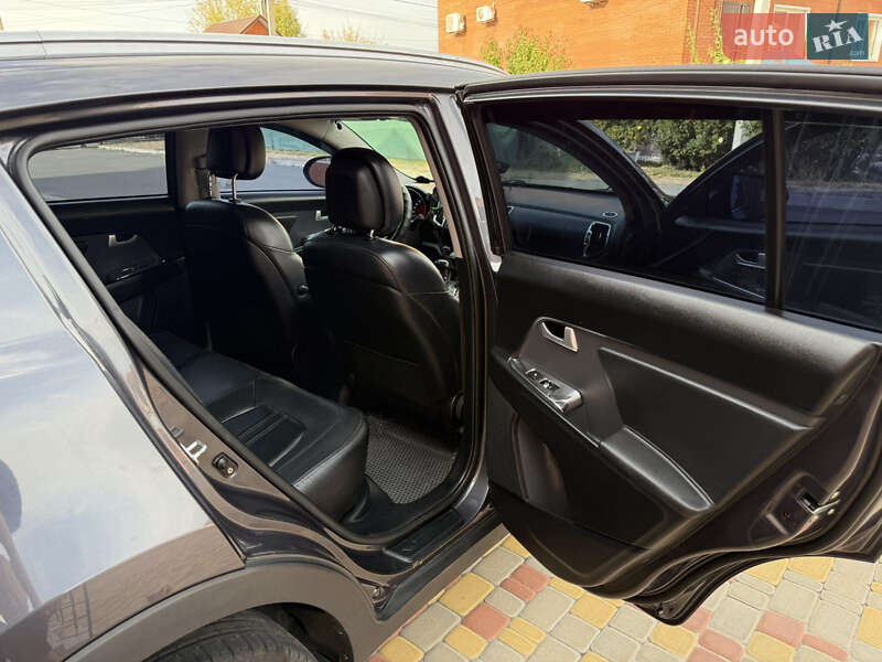 Позашляховик / Кросовер Kia Sportage 2012 в Борисполі