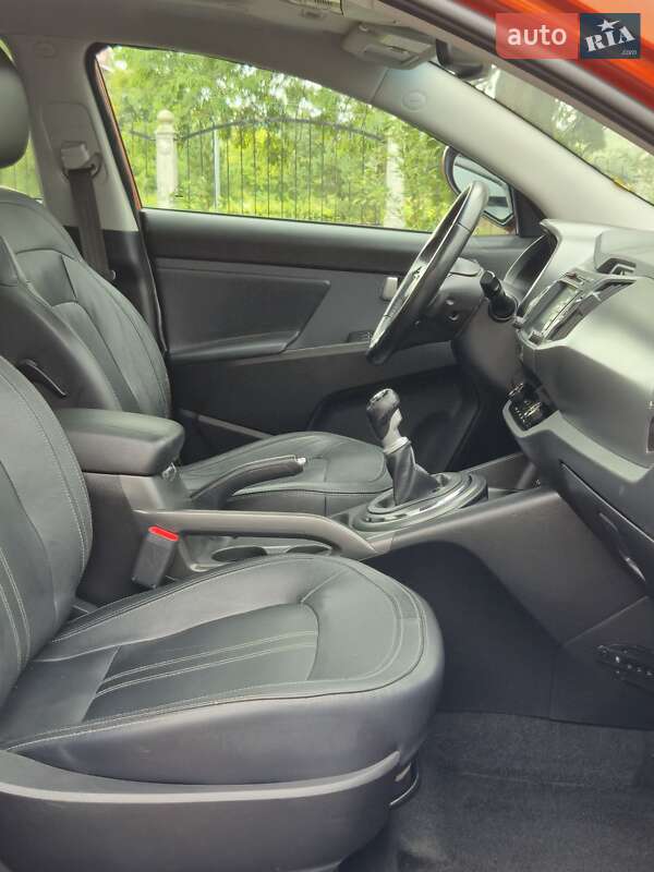 Позашляховик / Кросовер Kia Sportage 2012 в Золочеві