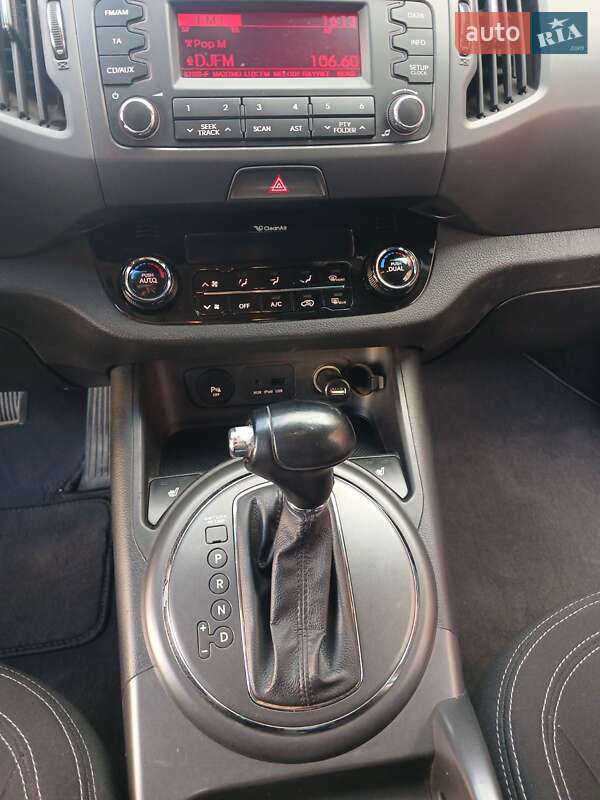 Внедорожник / Кроссовер Kia Sportage 2012 в Харькове