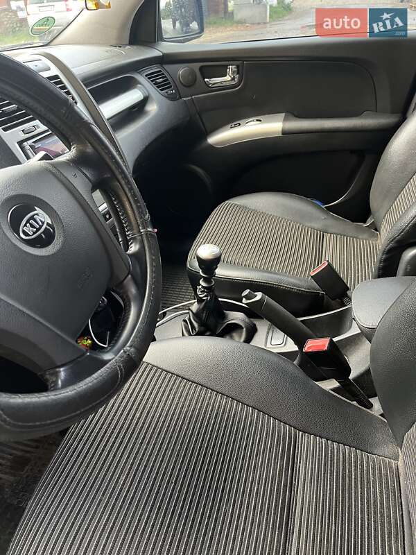 Внедорожник / Кроссовер Kia Sportage 2006 в Верховине