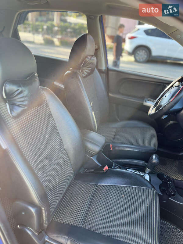 Позашляховик / Кросовер Kia Sportage 2005 в Городенці