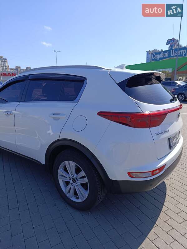 Позашляховик / Кросовер Kia Sportage 2016 в Одесі