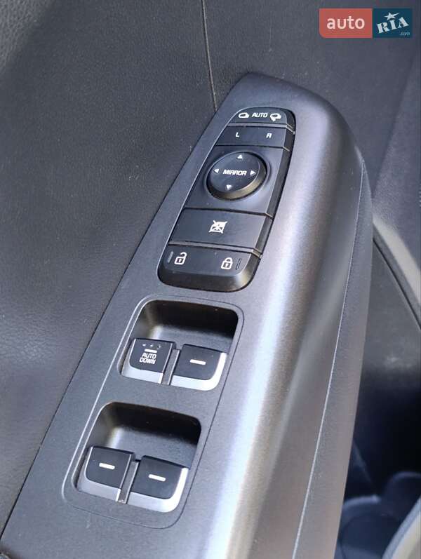 Позашляховик / Кросовер Kia Sportage 2016 в Одесі