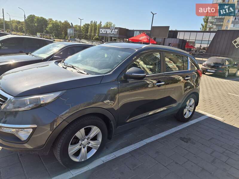 Позашляховик / Кросовер Kia Sportage 2011 в Черкасах