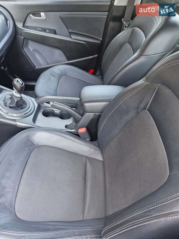 Внедорожник / Кроссовер Kia Sportage 2011 в Калуше