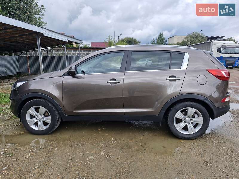 Внедорожник / Кроссовер Kia Sportage 2011 в Калуше