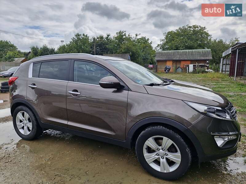 Внедорожник / Кроссовер Kia Sportage 2011 в Калуше