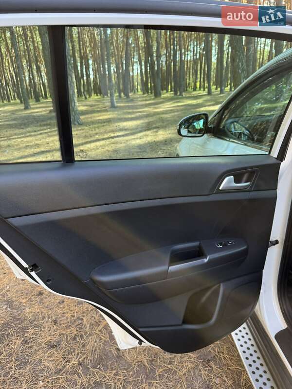 Позашляховик / Кросовер Kia Sportage 2017 в Сумах фото 19 Позашляховик / Кросовер Kia Sportage 2017 в Сумах