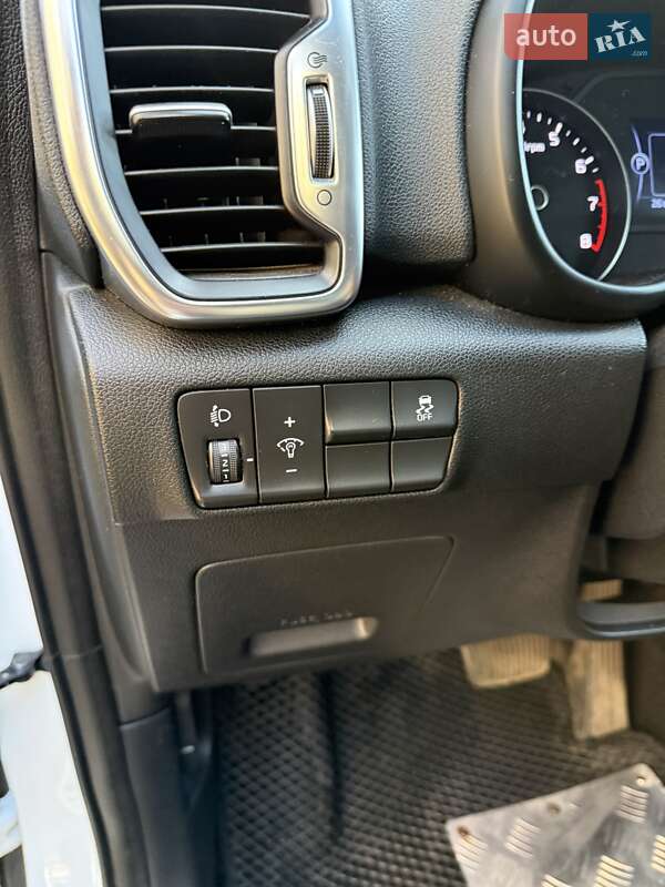 Позашляховик / Кросовер Kia Sportage 2017 в Сумах фото 25 Позашляховик / Кросовер Kia Sportage 2017 в Сумах