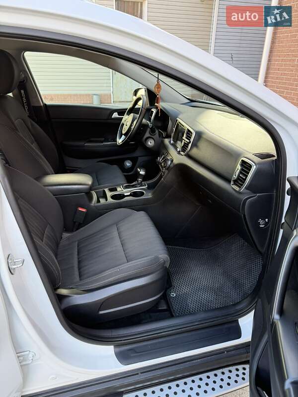 Позашляховик / Кросовер Kia Sportage 2017 в Сумах фото 52 Позашляховик / Кросовер Kia Sportage 2017 в Сумах