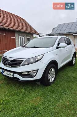 Позашляховик / Кросовер Kia Sportage 2012 в Снятині