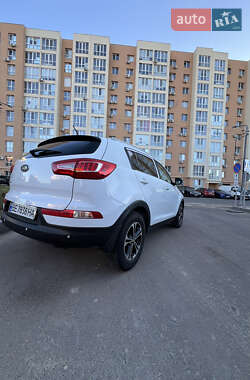 Внедорожник / Кроссовер Kia Sportage 2012 в 