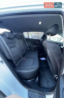 Внедорожник / Кроссовер Kia Sportage 2012 в 