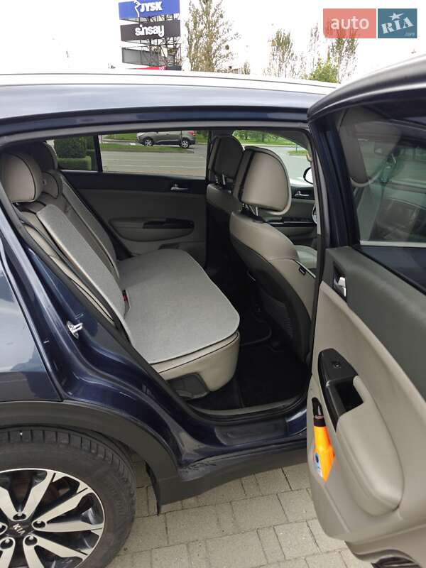 Внедорожник / Кроссовер Kia Sportage 2017 в Хмельницком