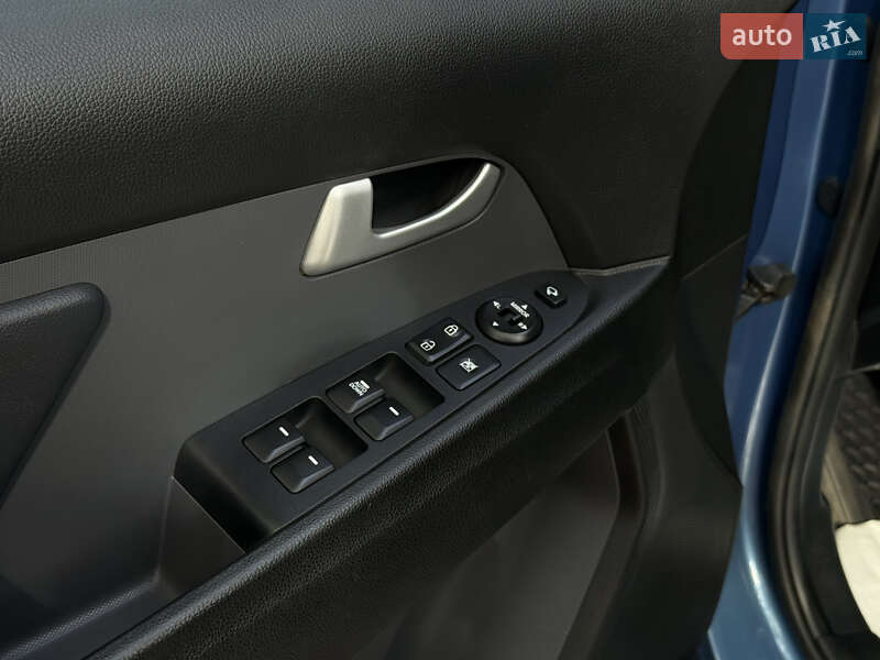 Внедорожник / Кроссовер Kia Sportage 2014 в Тячеве